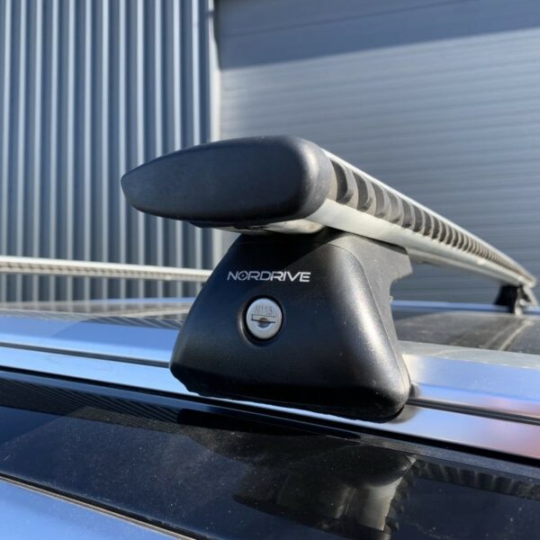 Barres de toit pour Peugeot 2008